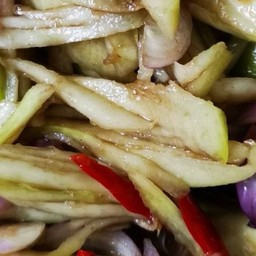 ยำมะม่วง ผลไม้สดพร้อมทาน -