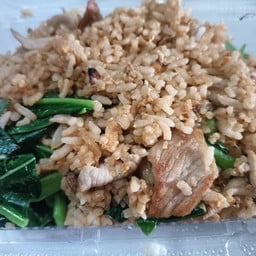 ข้าวผัดไข่หมูชิ้น