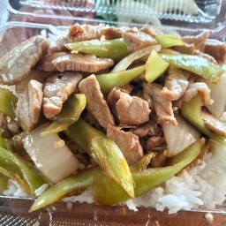 ผัดพริกอ่อนหมู