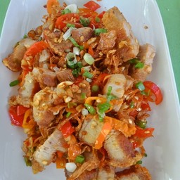 หมูกรอบคั่วพริกเกลือ