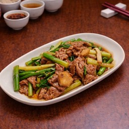 หมูผัดก้านคะน้าน้ำมันหอย