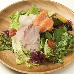Sashimi Kaiso Salad