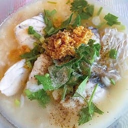 ข้าวต้มปลากระพงคุณสา สุกี้ ขนมจีบคุณสา ร่มเกล้า