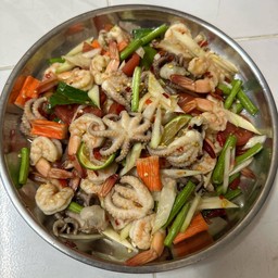 ตำยกร้าน(กุ้ง,ปลาหมึก,ตีนไก่,หอยแมงภู่,หอยแครง,หมูยอ)