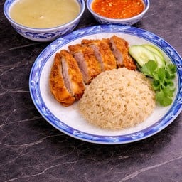 ข้าวมันไก่ทอด(ซุป)
