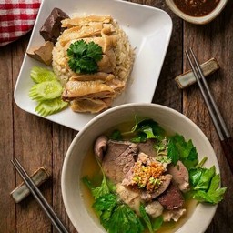 Set ต้มเลือดหมูจักรวาล+ข้าวมันไก่จักรวาล