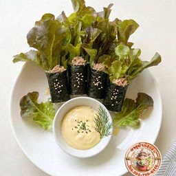 สลัดโรลสาหร่ายทูน่า จำนวน 8 คำ