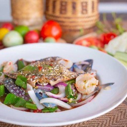 ยำปูม้าสด