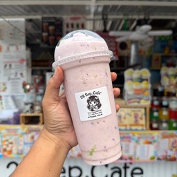 นมเปรี้ยวดัชมิลล์ปั่นปีโป้ ( สีม่วง รสองุ่น )