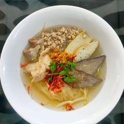 ก๋วยเตี๋ยวสุโขทัย ครัวเหรียญทอง