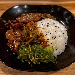 ข้าวหน้าเนื้อสไลด์ญี่ปุ่น