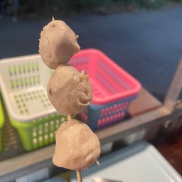 ลูกชิ้นทอดน้ำจิ้มรสเด็ด จอหอ