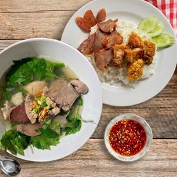 Set ต้มเลือดหมูจักรวาล+ข้าวหมูแดงหมูกรอบ