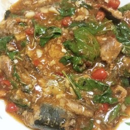 ข้าวกระเพราปลากระป๋อง