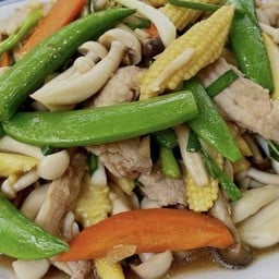 ผัดผักรวมมิตร หมู