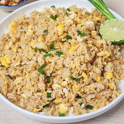ข้าวผัดไข่ใส่ต้นหอม