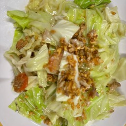 กะหล่ำปลีผัดน้ำปลา