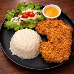 ข้าวอกไก่ทอดพริกไทยดำ