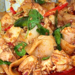 พริกแกงหน่อไม้ดองราดข้าว