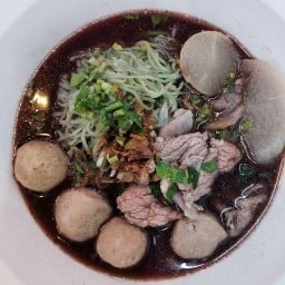 ร้านก๋วยเตี๋ยวหมูนุ่ม