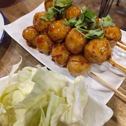 ลูกชิ้นเอ็นไก่ปิ้ง น้ำจิ้มเด็ดเว่อร์