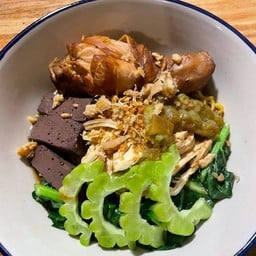 ก๋วยเตี๋ยวน่องไก่ + ไก่ฉีก