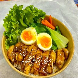 Food in the house  หอพักคุณดาว(ห้อง3)