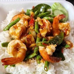 พริกแกงกุ้งราดข้าว