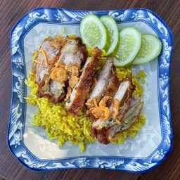ข้าวหมกไก่ทอดคลุมข้าว