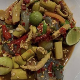 ตำหน่อไม้กุ้งสดปลาร้า