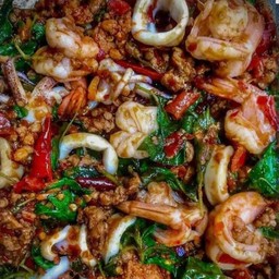 ครัวโรงไม้ 64/13 ม.3  ถนนศรีสุทัศน์ ต.รัษฎา อ.เมือง จ.ภูเก็ต 83000