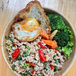 ข้าวหมูสับผัดพริกเกลือ