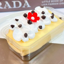 เครปนิ่มครีมสด ไส้วนิลาคัสตาร์ดอัลมอนด์