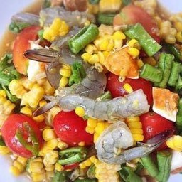 ตำข้าวโพดกุ้งสดไข่เค็ม