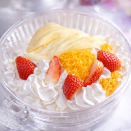 เครปเย็น สตรอเบอร์รี่ ฝอยทอง