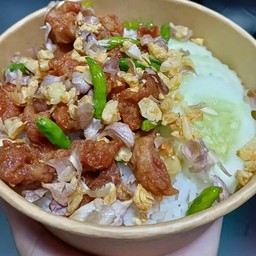 ข้าวหน้าหมูทอดพริกสด