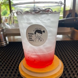 สตอเบอร์รี่โซดา