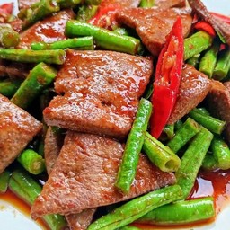 ผัดพริกแกงตับราดข้าว