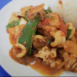 ข้าวพริกแกงหมึก