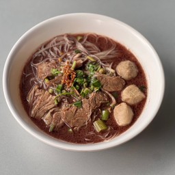 ก๋วยเตี๋ยวเนื้อเปื่อยน้ำตก