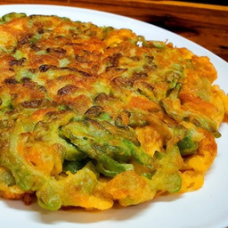 ไข่เจียวผัก Vegetable Omelet