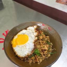 กระเพราหมูสับ