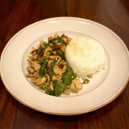 กะเพราพริกแห้งไก่