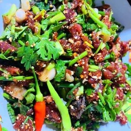 ก้อยเนื้อมะนาว.หั่นเล็กๆแห้งไม่ใส่เลือด