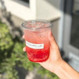 สตอเบอรี่โซดา ( Strawberry Soda )