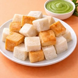 ปังนึ่งสังขยาใบเตย
