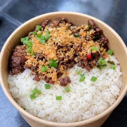 ข้าวเนื้อสับคั่วพริกเกลือ