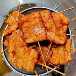 หมูทอดเสียบไม้