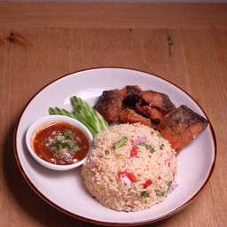 ข้าวยำปลาดุกแดด
