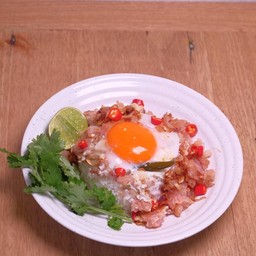 ข้าวแหนมคั่วไข่ดาว